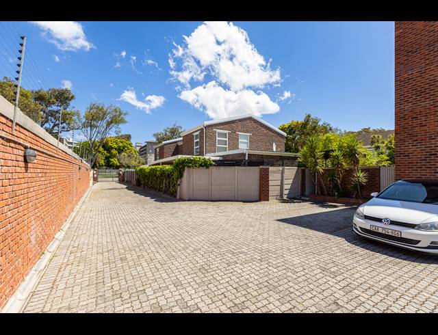 2 BEDROOM APARTMENT FOR SALE IN KENILWORTH